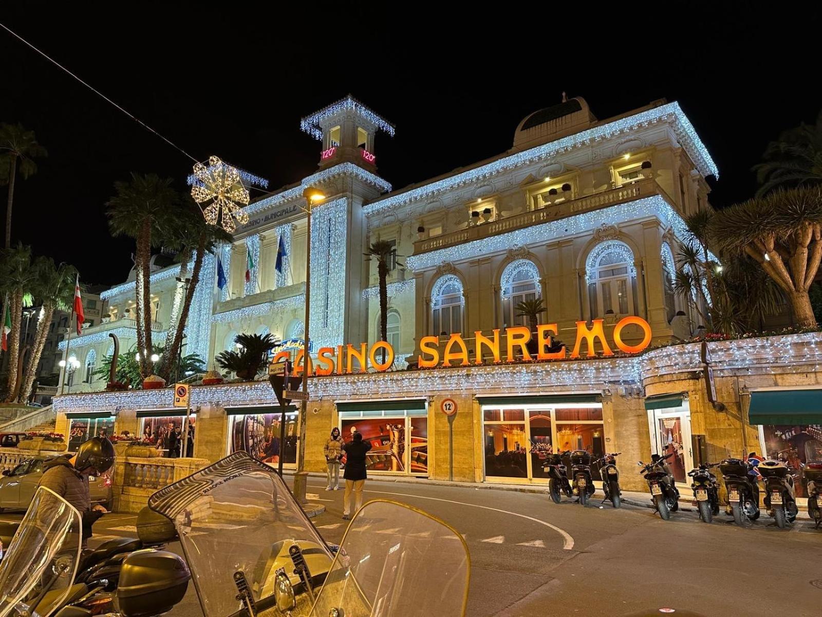 Appartamento Degli Inglesi Sanremo Exterior photo